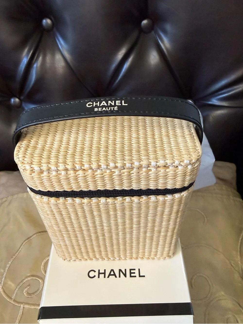 NIB CHANEL BEAUTE 2026 Les Beiges Woven Wicker Mini Vanity/Cosmetic Case